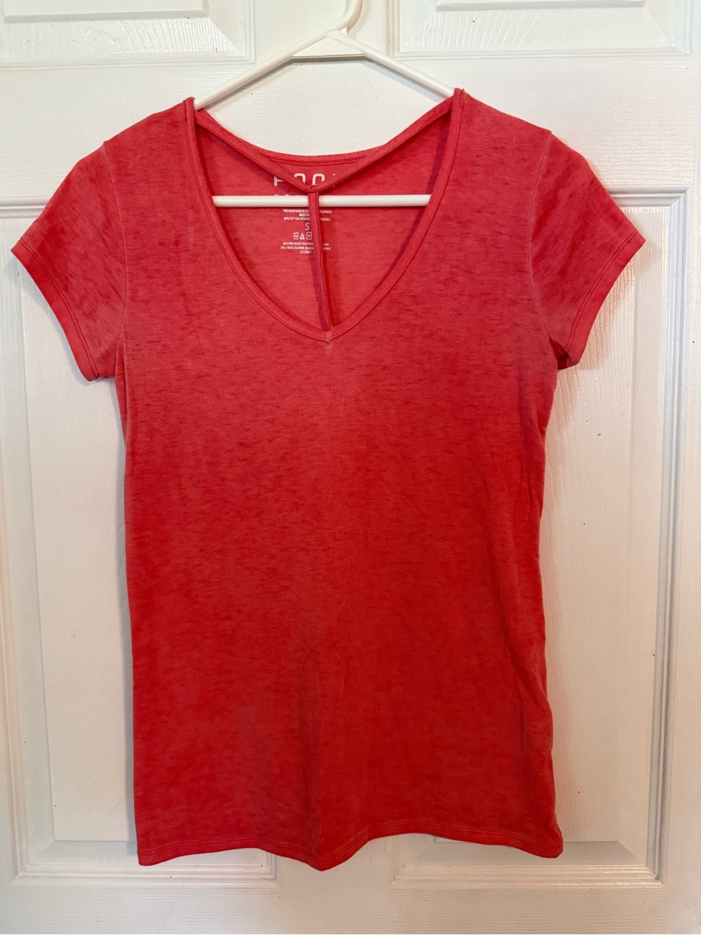 Women’s Red/Orangish V-Neck Short Sleeve Tee Size S